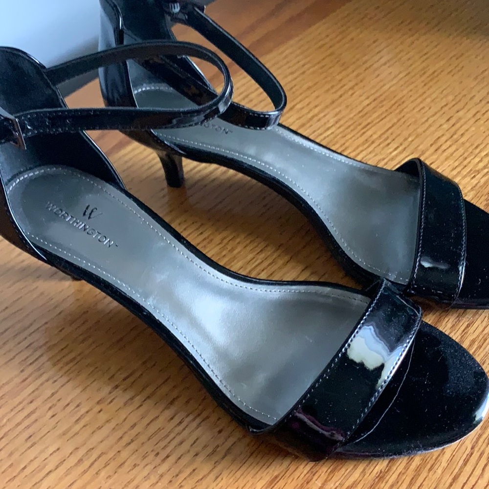 Women’s size 8.5 Black Patent dress sandals